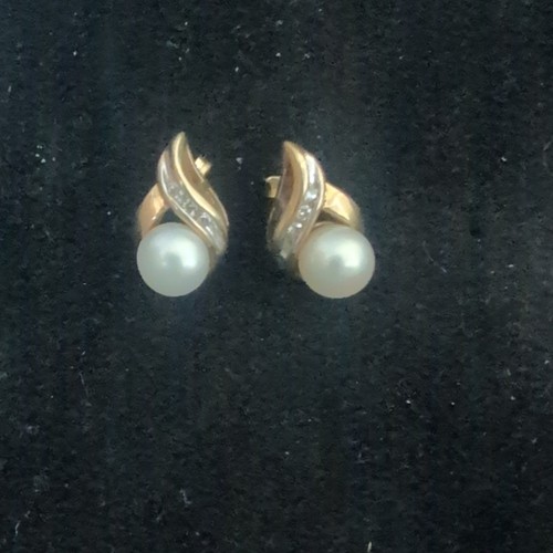 Yellow gold round pearl - yellow,