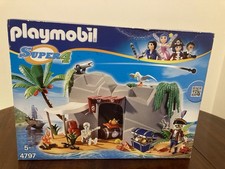 Playmobil 4797 Super Pirate Cave Treasure Island Playset. Brand New Sealed Box