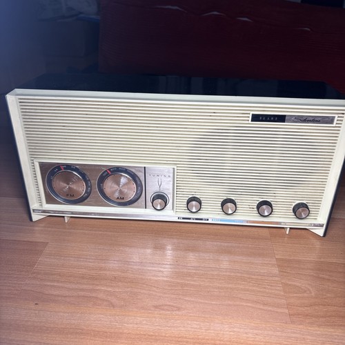 Sears silvertone radio - am/fm,