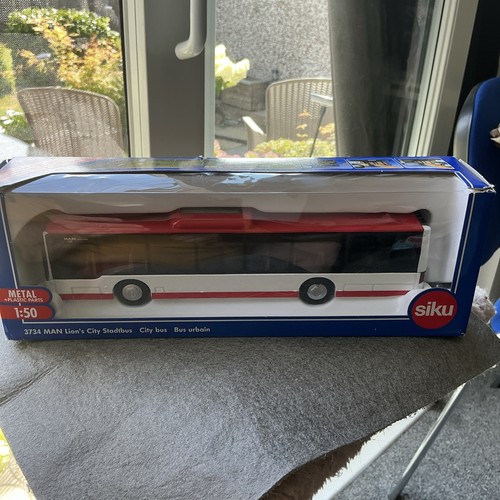 Siku 50th scale man lion - 1:50th,