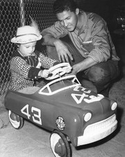 Young Richard Petty spends