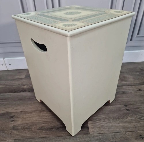 Vintage wooden trunk - vintage, laundry