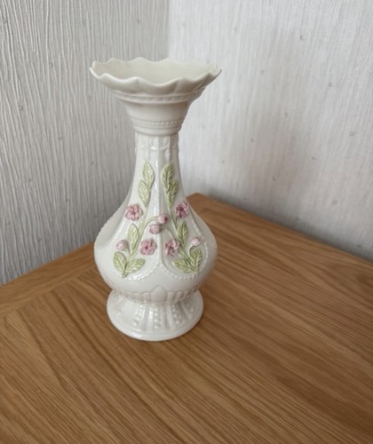 Belleek vase with - vase, embossed