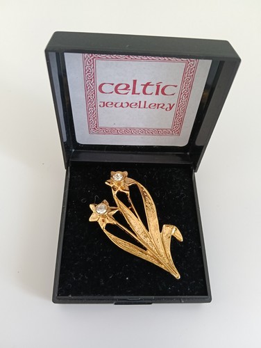 Celtic daffodils golden brooch - celtic,