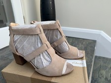 Clarks Womens Deloria Fae Sand