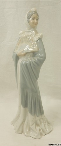 Nao lladro lady w - by,