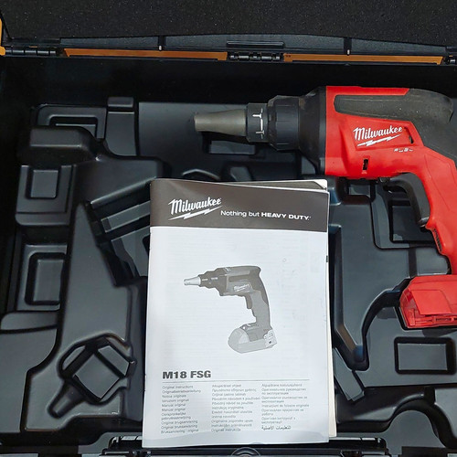 Milwaukee m18 fsg 18v - milwaukee,