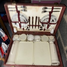 Brexton Fiesta picnic set for 4 people by Barker Bros Circa 1960’s Vintage Retro