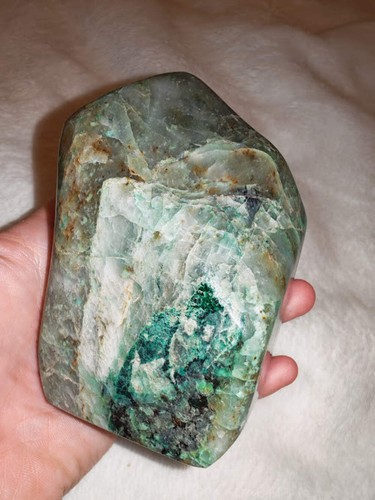 Chrysocolla quartz rich - chrysocolla, in