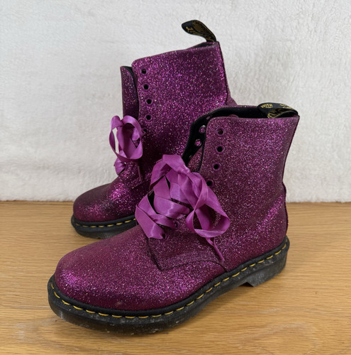 Martens womens 7 1460 - dr,