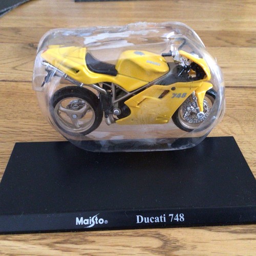 Ducati 748 motorcycle - motorcycle, model