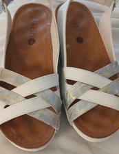 Pavers Sandles  White & Silver