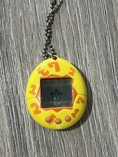Tamagotchi Bandai 1997 Yellow Working Virtual Pet Game