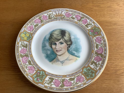 Caverswall commemorative plate - caverswall,
