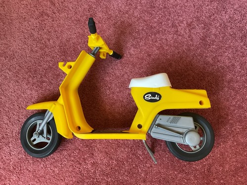 Vintage retro sindy scooter - retro,
