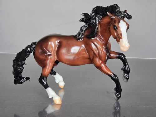 Breyer horse shelby glossy - breyer,