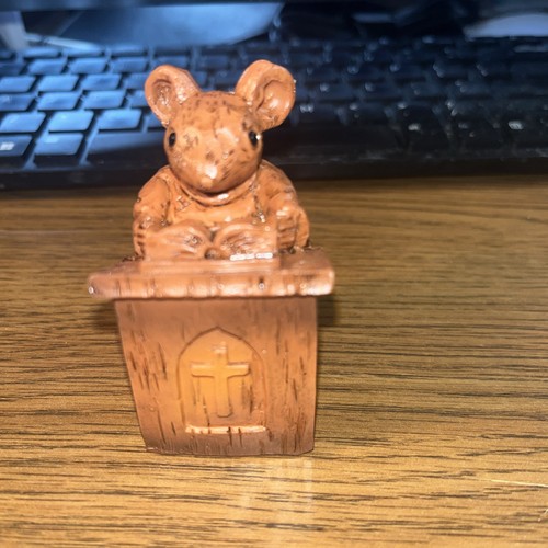 Yuhoo church mouse statue - mouse,
