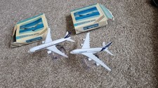 2 Airplanes Display Models Airbus A380 777 Diecast Singapore Airlines Jet