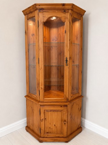 Harcourt corner display - corner,