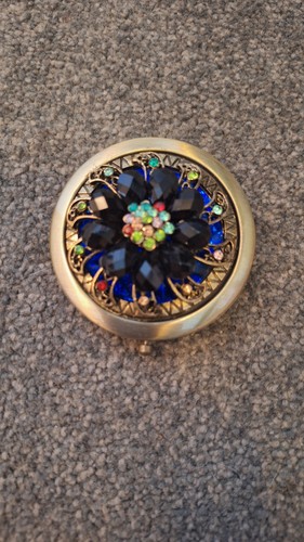 Vintage style jeweled compact - vintage-style,