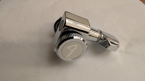Fender deluxe chrome locking