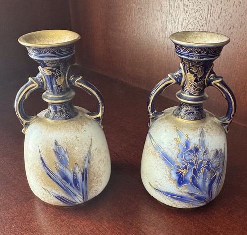 Pair antique royal - of,