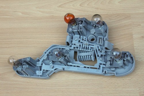 Bulb holder rear right tail - right,