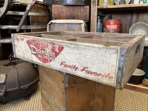 Vintage dandee wooden - wooden, soda