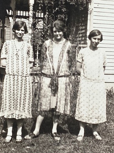 Lovrly women 1920s - 1920s,