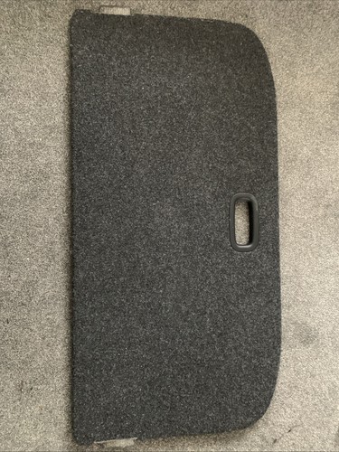 Boot divider shelf - up,