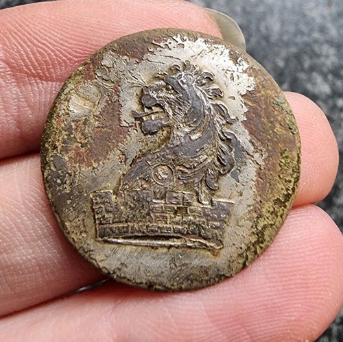 Antique livery button lion - antique,