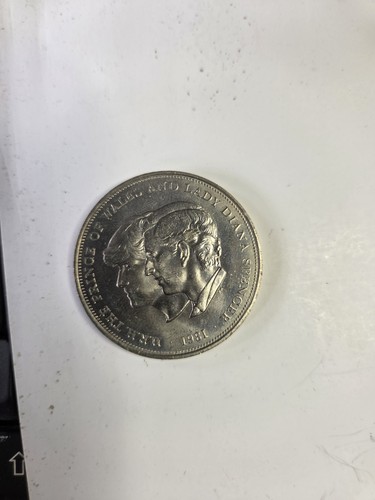 Genuine 1981 hrh the prince - 1981,