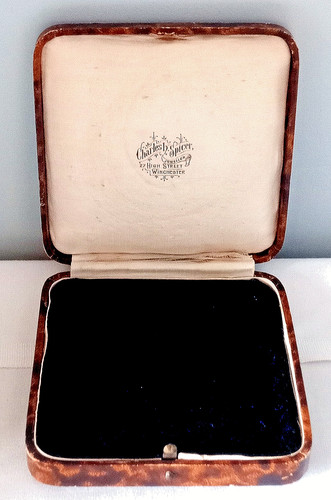 Antique retailer medium - antique, retailer's