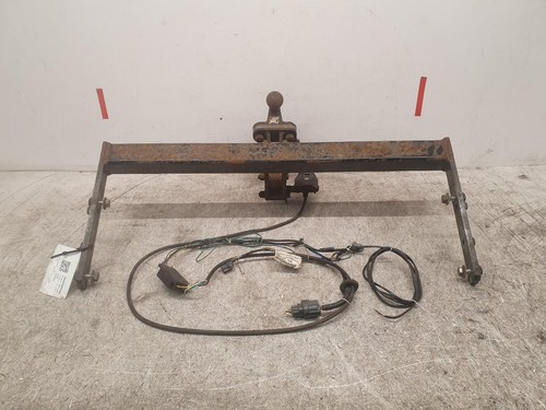 Volvo v70 towbar - volvo, frame