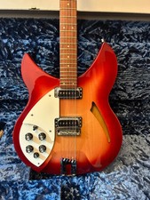 Rickenbacker LEFT HANDED -
