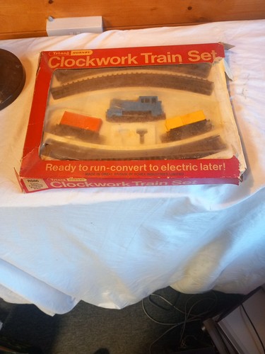 Triang hornby clockwork train - triang,