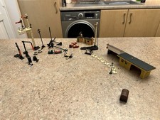 Hornby OO Gauge Model Railway Trackside & Platform Accessories