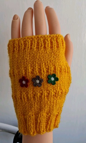 Handmade women yellow - women’s, knit