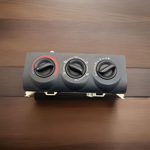 Clio 172 cup - heater, panel