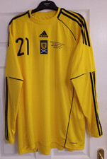 SCOTLAND BENCH WORN GOALKEEPER'S SHIRT 2011 ("IAN TURNER") (SIGNED ON BACK) 