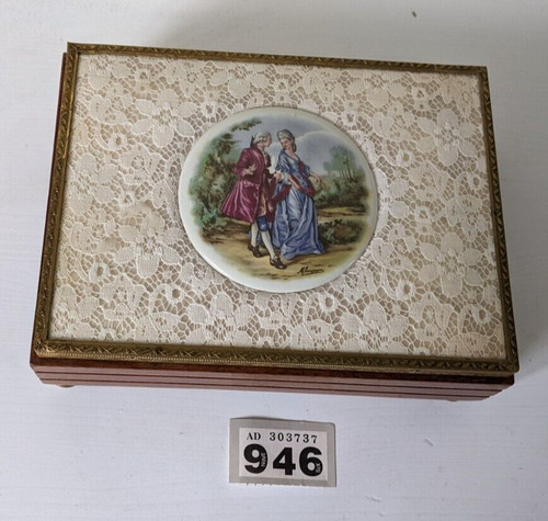 Vintage wood musical box - wood,
