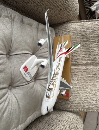 Emirates a380 years - 50, model