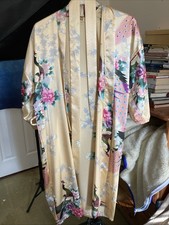 YELLOW SATIN KIMONO BNWOT PLUS BELT UK SIZE 10-14. Peacock Floral Design