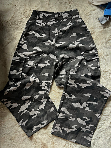 Prettylittlething grey camo - prettylittlething,