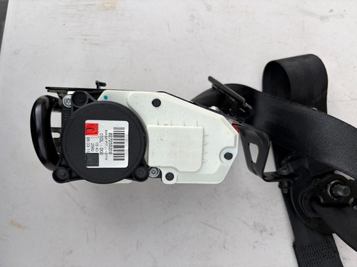Range rover seat belt - seat,