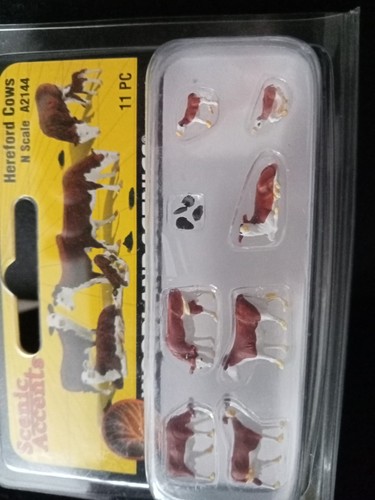 Hereford cows scale model - hereford,