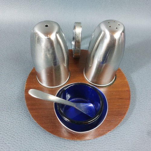 Art deco cavalier wood - deco,