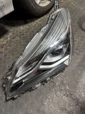 2017 TOYOTA YARIS O/S Drivers Right Front Headlight Headlamp 811300DK00 2017-202