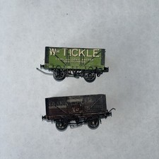 Peco Wonderful Wagons x 2 OO Gauge