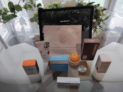 Cult beauty bundle bag 9 - cult,